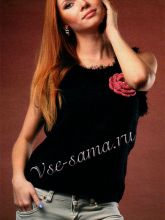 Черная безрукавка спицами с цветком