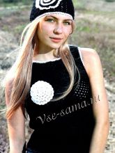 Черный топ спицами и шапочка крючком