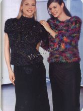 Черный пуловер и пестрый пуловер