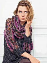 Пуловер с разноцветными рукавами и шарф-хомут, фото