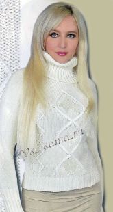 Пуловер спицами белого цвета, фото