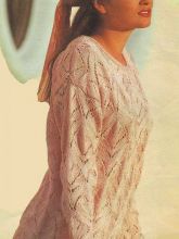 Пуловер с ажурными цветами