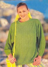 Пуловер цвета киви