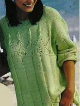 Пуловер цвета зелени липы с узором из листьев