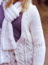 Теплая белая кофточка