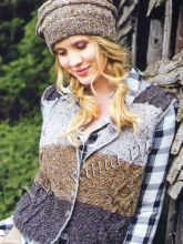 Трехцветный жилет с косами и шапка спицами