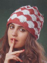 Бело-коралловая шапочка, фото