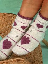 Белые носки с сердечками