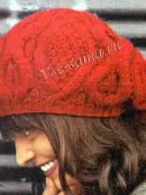 Берет с рельефными узорами