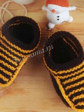 Детские тапочки спицами с полосками