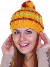 Яркая полосатая шапочка, фото