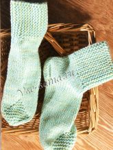 Меланжевые носки спицами нитью в два сложения