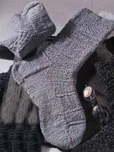 Носки с рельефным узором