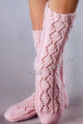 Розовые ажурные носки спицами