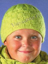 Шапочка спицами с шахматным узором