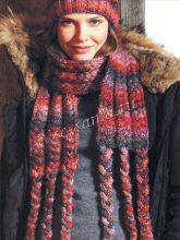 Шапочка и шарф в красно-зеленой гамме