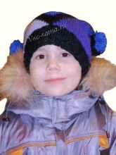 Шапка с помпонами