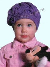Сиреневый берет с цветком