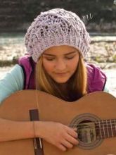 Сиреневый берет спицами