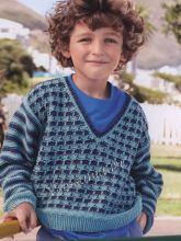 Двухцветный пуловер спицами для мальчика