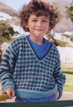 Двухцветный пуловер спицами для мальчика