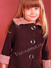 Коричневое пальто с бежевой отделкой