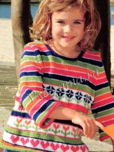 Полосатый пуловер с мотивами