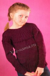 Пуловер с круглой кокеткой для девочки