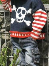 Пуловер с черепом