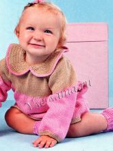 Розово-бежевое платье и носочки