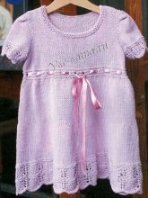 Розовое платье спицами