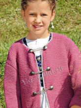 Розовый жакет спицами на пуговицах