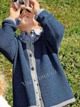 Синий жакет спицами для мальчика