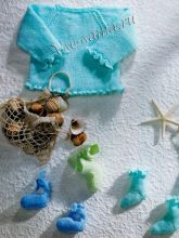 Три джемпера, носочки и две пары пинеток