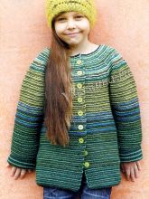 Зеленый жакет спицами и шапочка