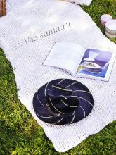 Белый коврик спицами из квадратов