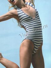 Купальник в полоску и повязка