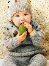 Детский комплект: джемпер, шапочка, носки и варежки