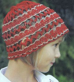 Красная шапочка с бежевой тесьмой, фото