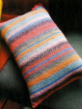 Меланжевая подушка с полосками спицами