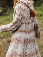 Пальто спицами с капюшоном