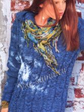 Пуловер с капюшоном и с узором из кос