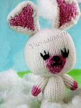 Зайчик Мофи - игрушка спицами