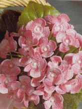 Букет нежно-розовых цветов связанных крючком