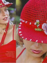 Кепи с цветком из бисера