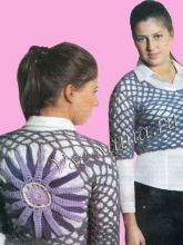 Короткий пуловер с цветком