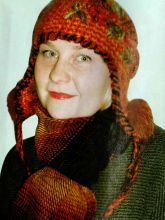 Оранжевая шапочка с ушками