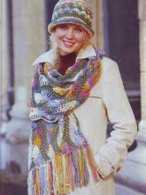 Шляпка крючком и палантин на вилке