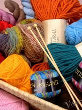 Материалы для вязания: пряжа, спицы, крючок