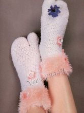 Белые носки с розовой отделкой